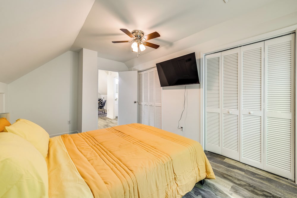 Game Room + Yard: Updated House in Chester!