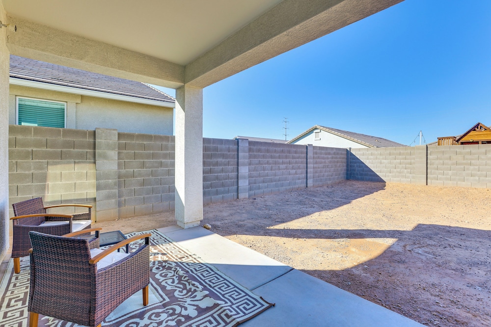 10 Mi to Dtwn Phoenix: Updated Home