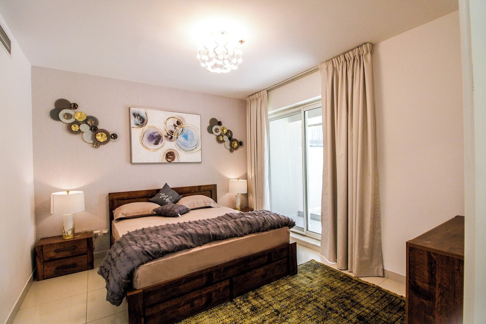 Spacious 1BR with Balcony in JLT