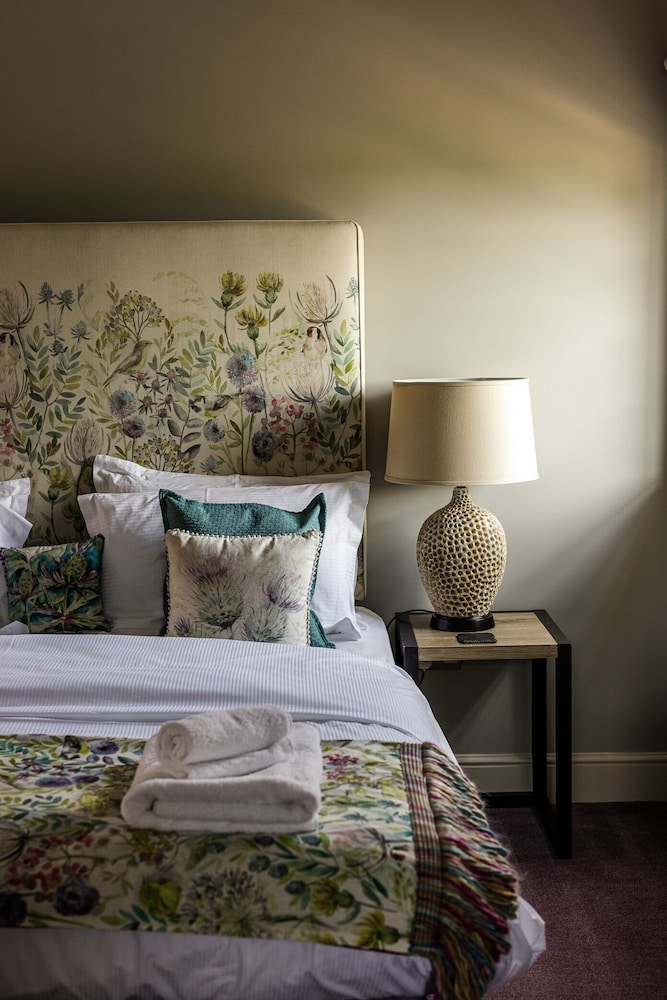 Plum and Partridge Inn