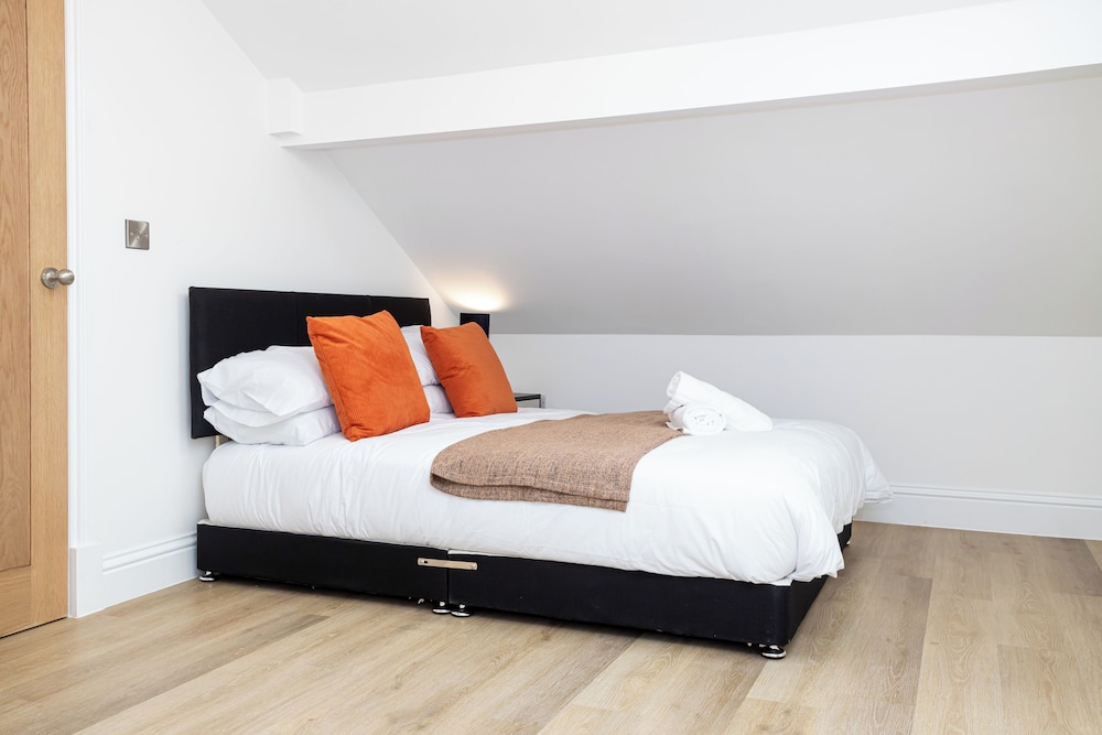 Flat 5 15 Longley Road