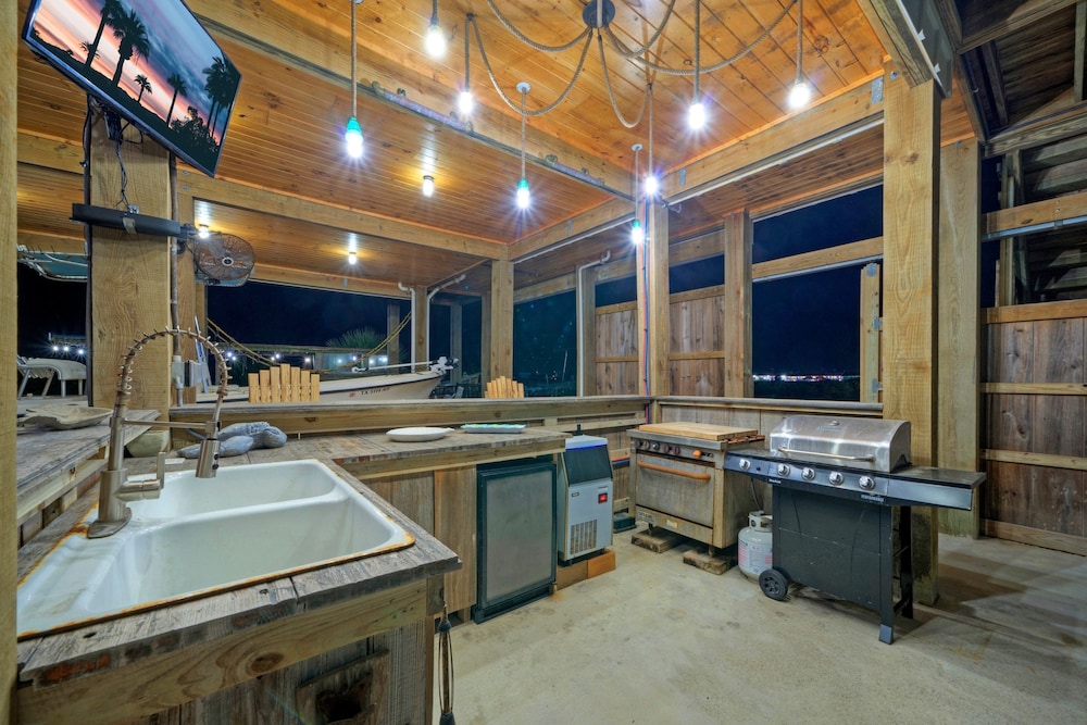 Fish Camp Buyout by Avantstay Unique 6bdr Escape Private Pool Views