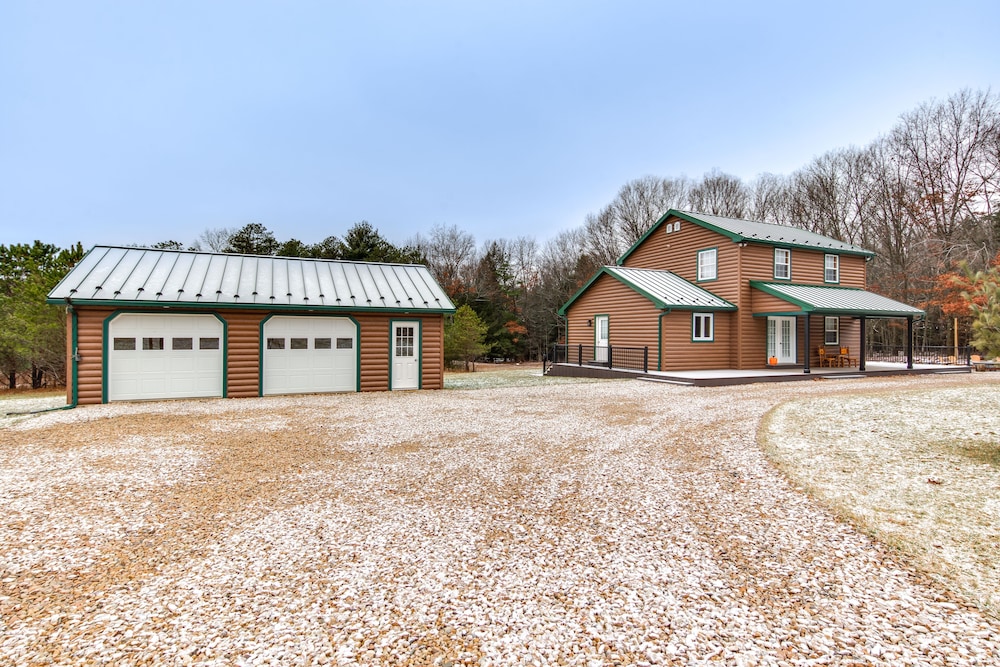 Houtzdale Home w/ Shuffleboard & Pickleball! view 5