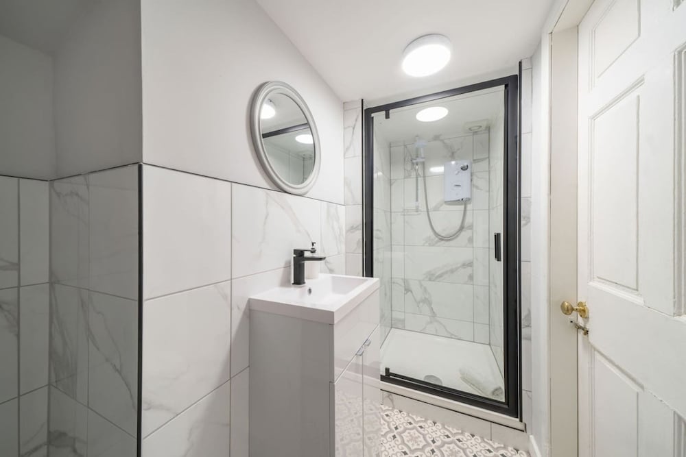 Lochside Apartment C
