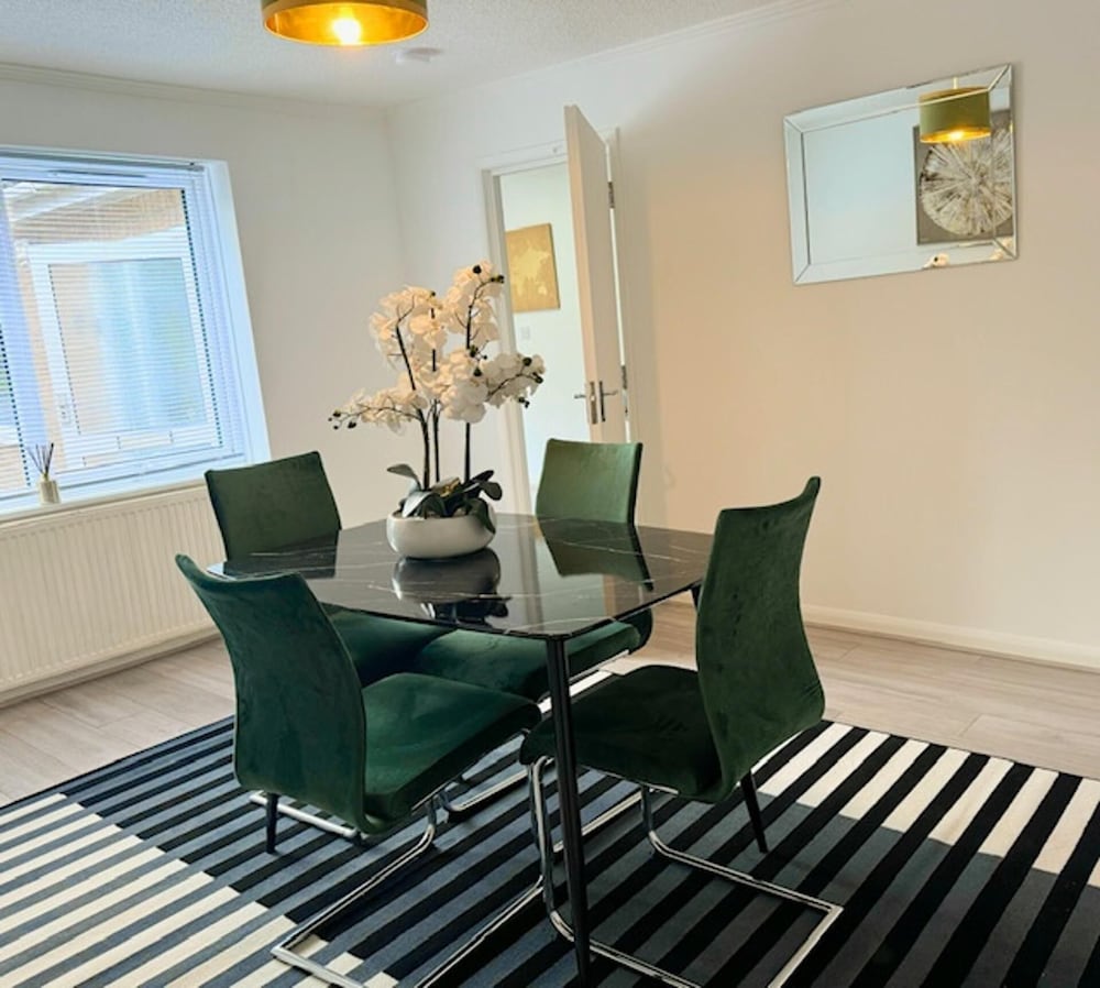 Bungalow - Sleeps 6 - Garden - Wheelchair Access