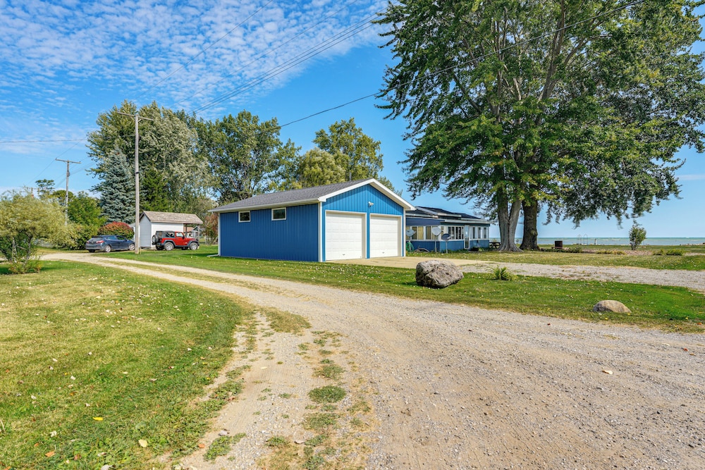 Lake & Lighthouse Views: Inviting Port Hope Home!