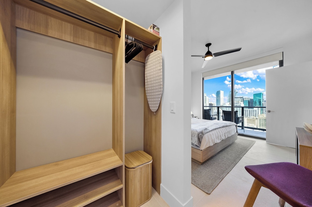 DTW Miami Luxury 1BR with Urban Views