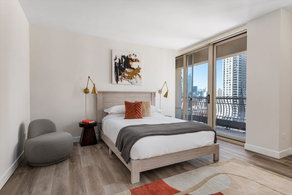 Group Ideal Home 2x 2BR Balcony Prime Location