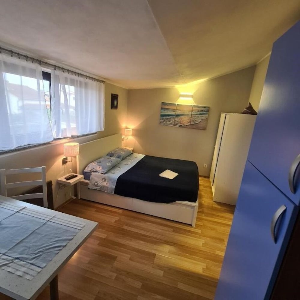 Photo 12