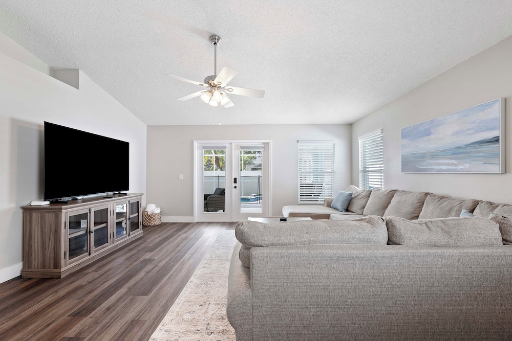 Saltwater Pool & Spa at Home in Bradenton