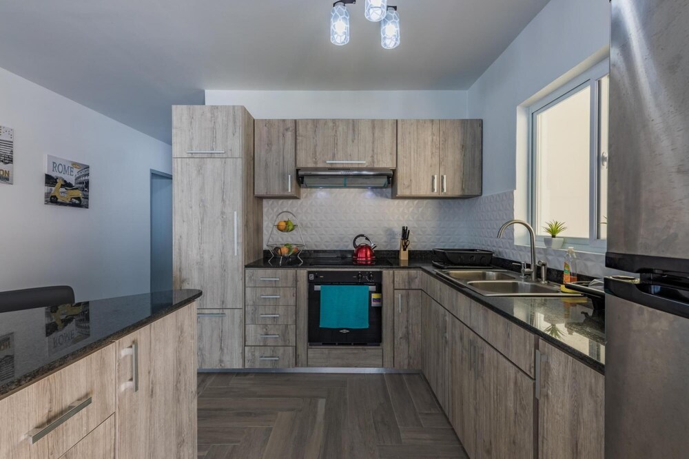 NEW Modern Stylish 6BR 6BA Villa Near Palmbeach
