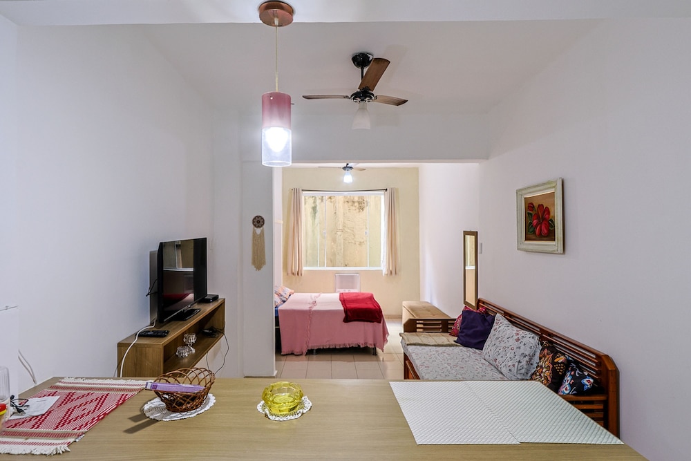 Loft c Ar e Wi-fi a 100m da Praia de Copacabana