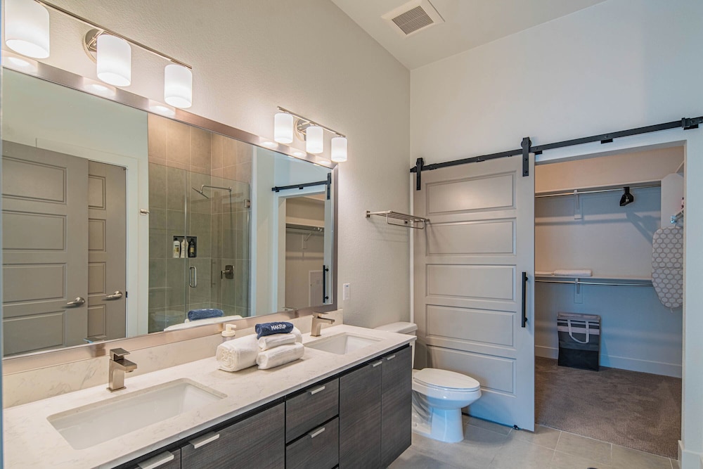 ROVE LIVING/KB - Scottsdale Grand