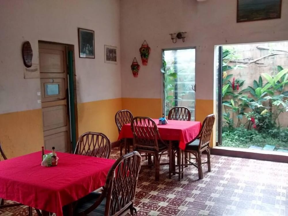 HOSTAL TROPICANA
