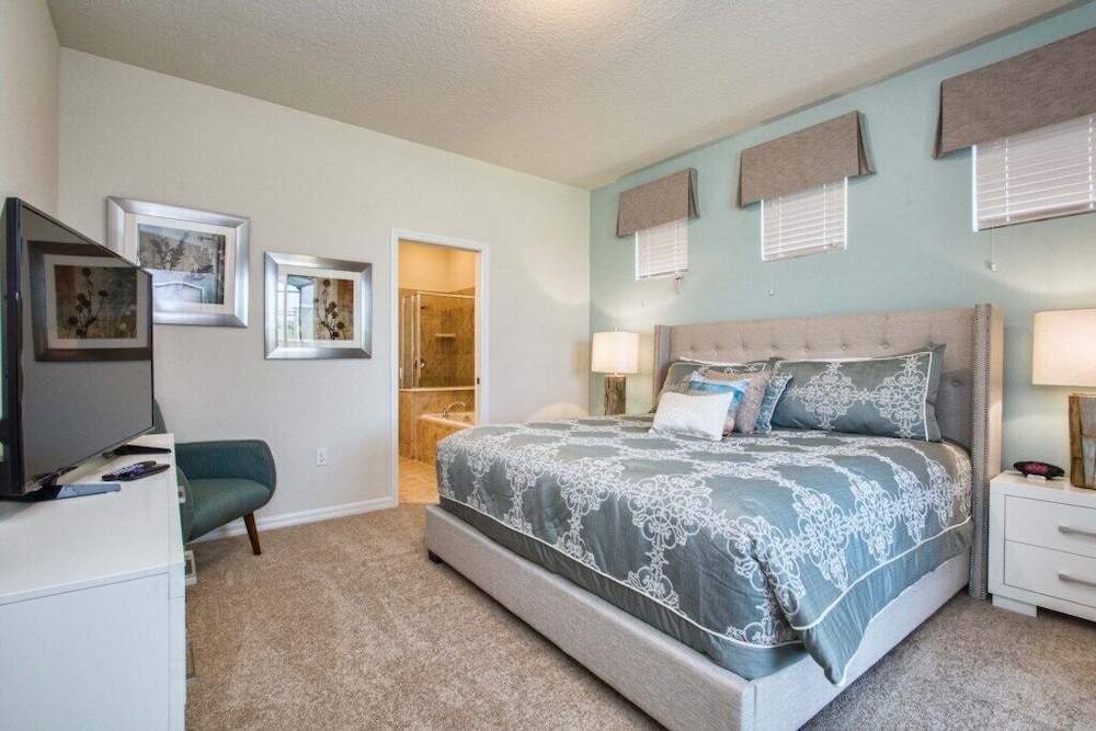 Windsor at Westside-5 Bedrooms House w/pool-3715WW Home by RedAwning view 2