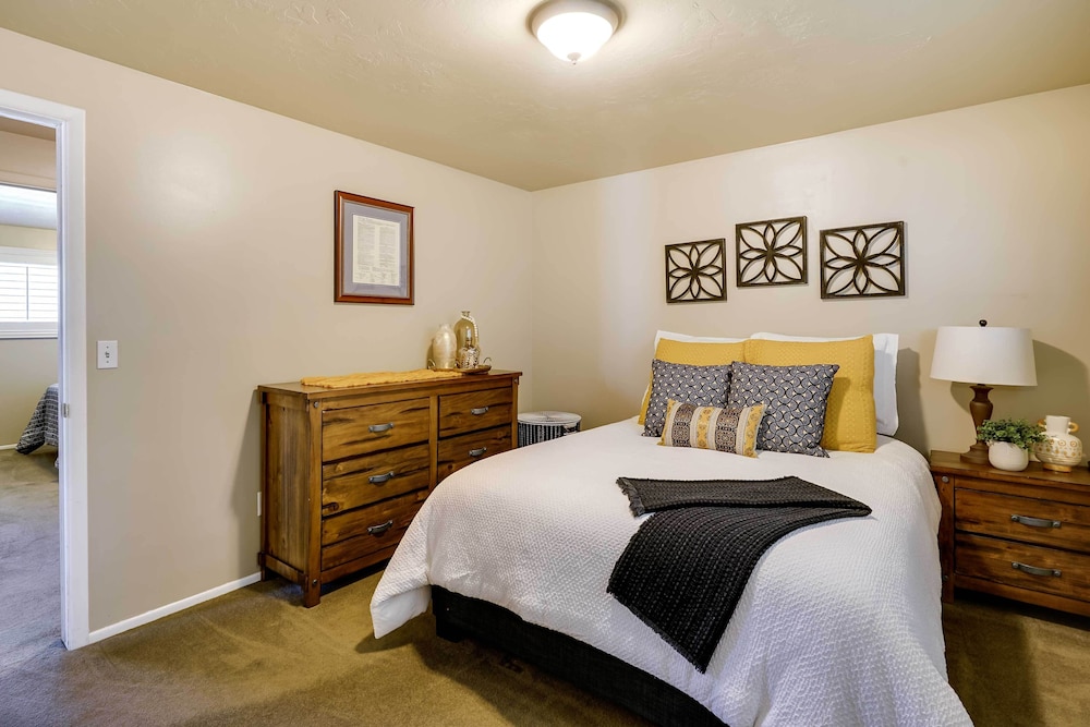 Salt Lake City Vacations - Updated Ranch Apartment w/ Deck - 9 Mi to Downtown - Property Image 3