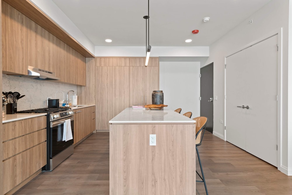 Luxe Apts Stunning Lake Views Resort Amenities