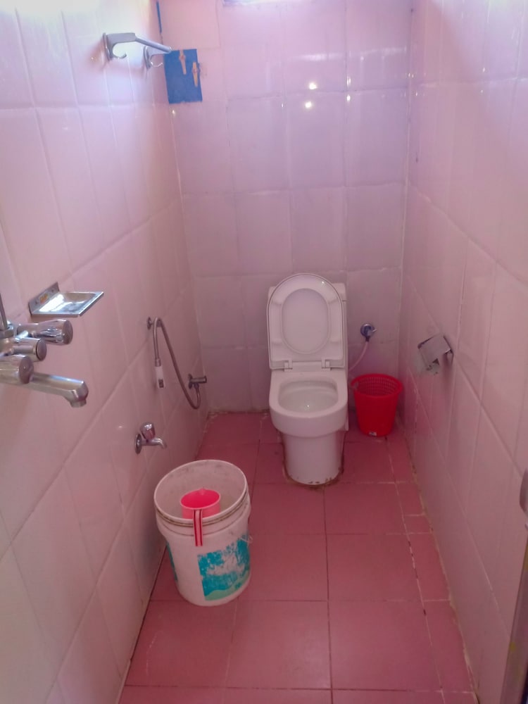 Begnas Lake front guest house