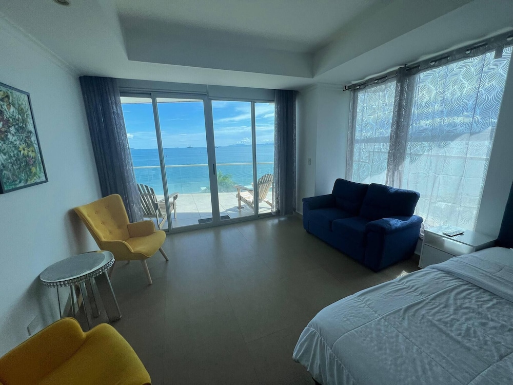 Apartment in the Causeway Amador