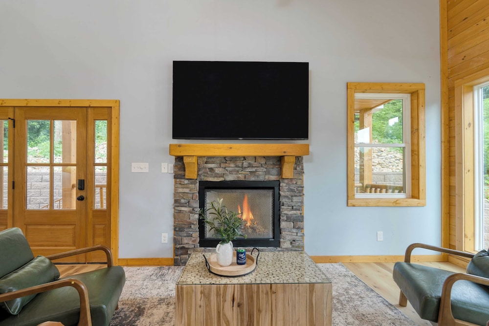 Cabin w/ Hot Tub, Game Room & Scenic Smoky Mountain Views Perfect by Avantstay