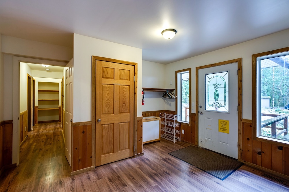 03MBH - WIFI -Pets OK - Sleeps 26 view 2