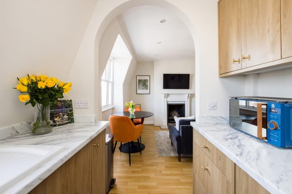 The London Crib - Relaxing 1bdr Flat With Terrace