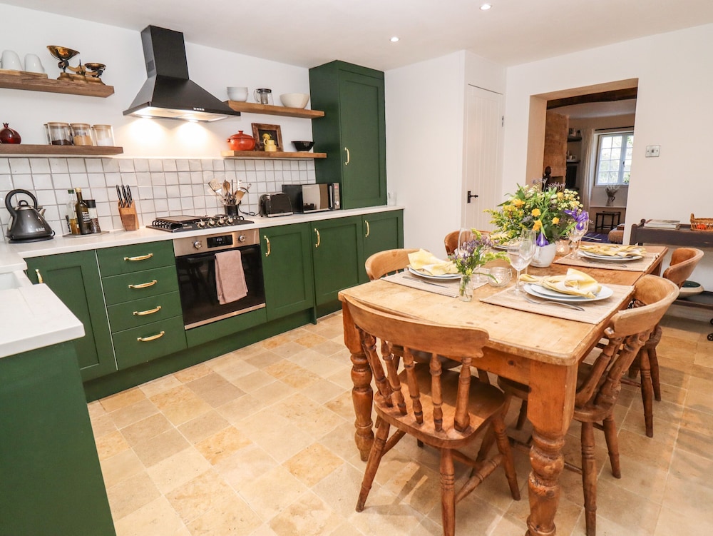 Royal Oak Cottage