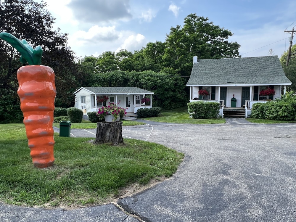 School House Inn