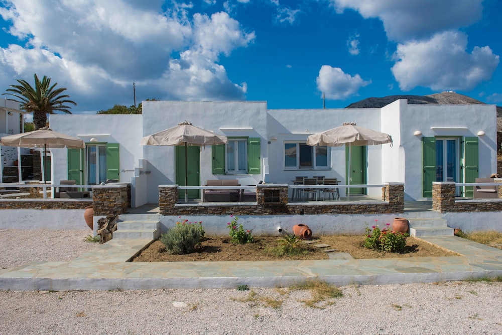 Rooms & Apartments Archontou