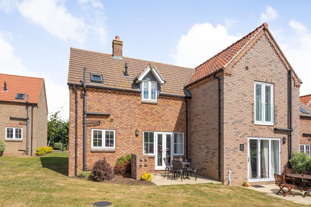 Lilipad Cottage