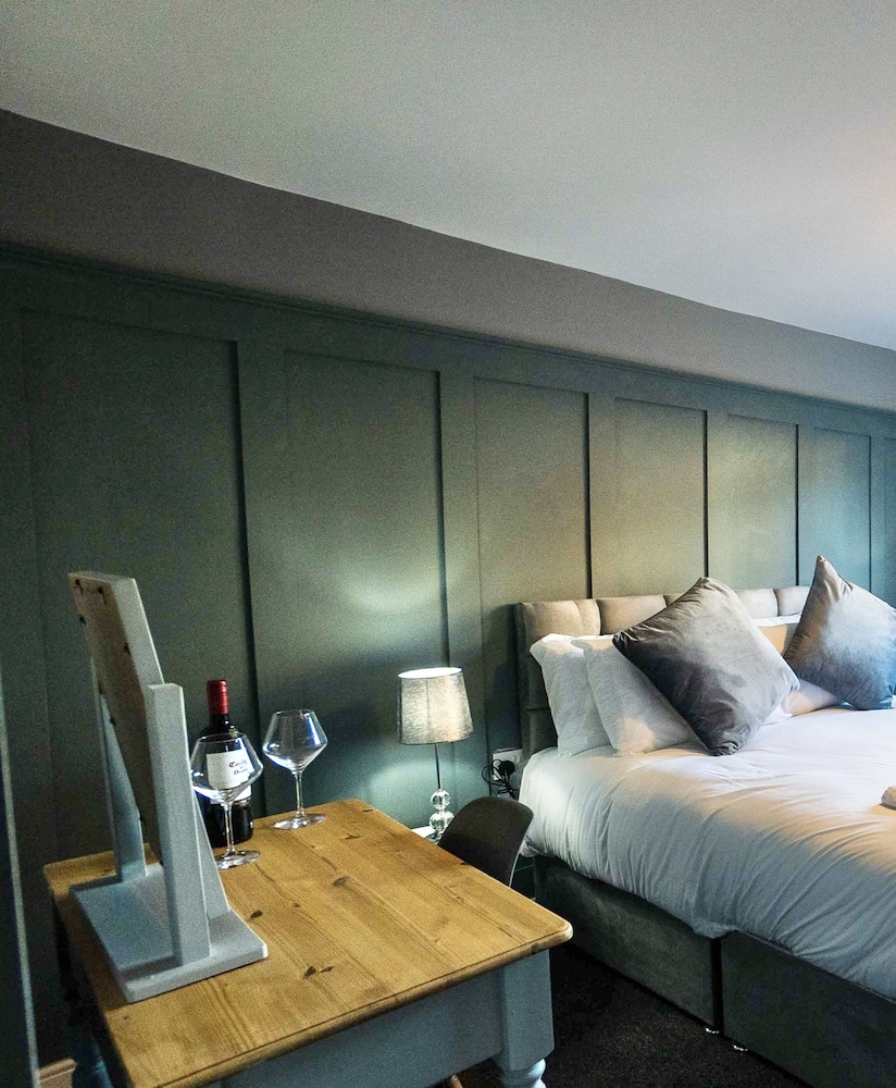 Newly Renovated Apartment in Scarborough view 3