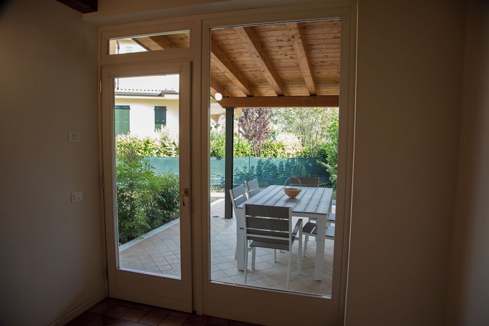 Elegant Lake Garda Villa With Garden
