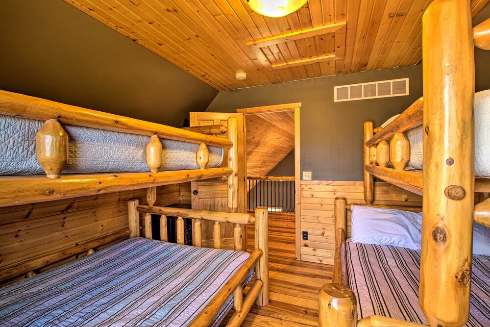 Close to Vineyards: Updated New Haven Retreat! view 5