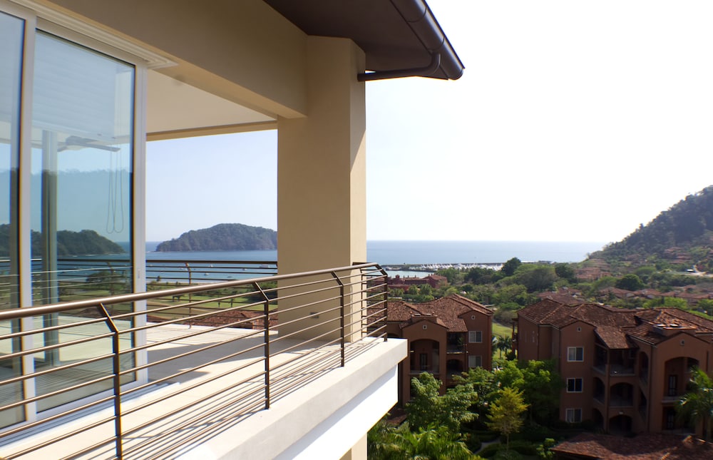 CR Luxury Los Sueños Condos