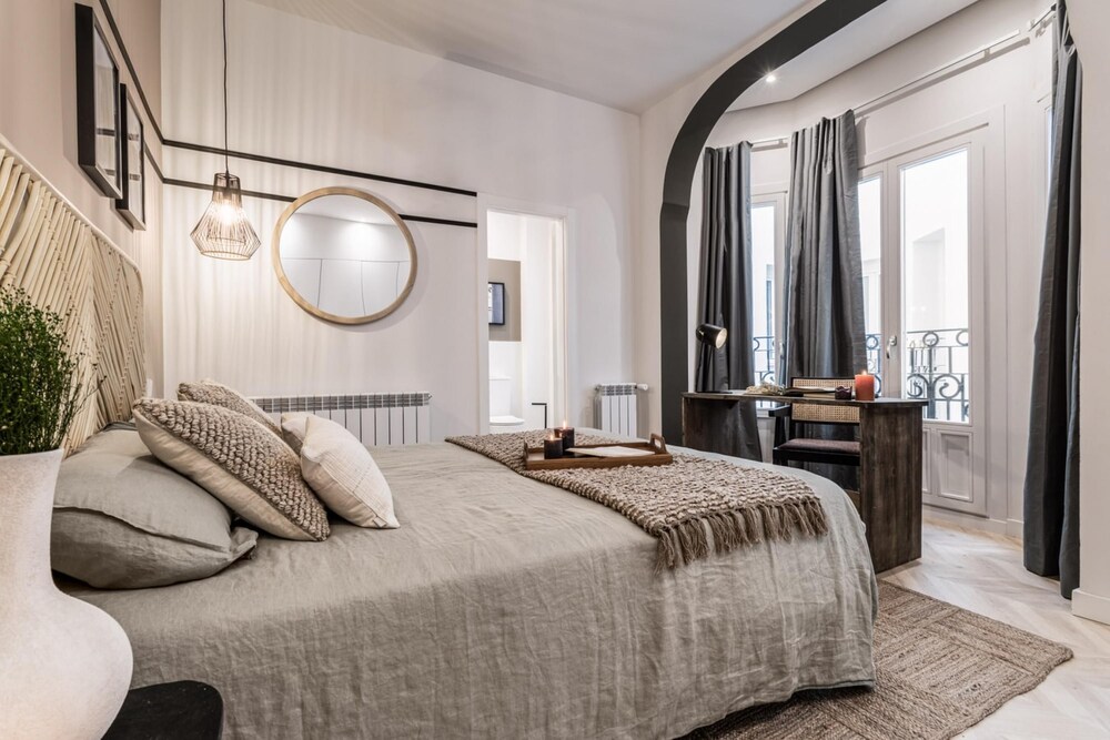 Pedra - 4 Bedrooms in Trafalgar