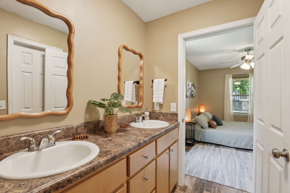 Relaxing Pace Bay House 3 Bedroom Home