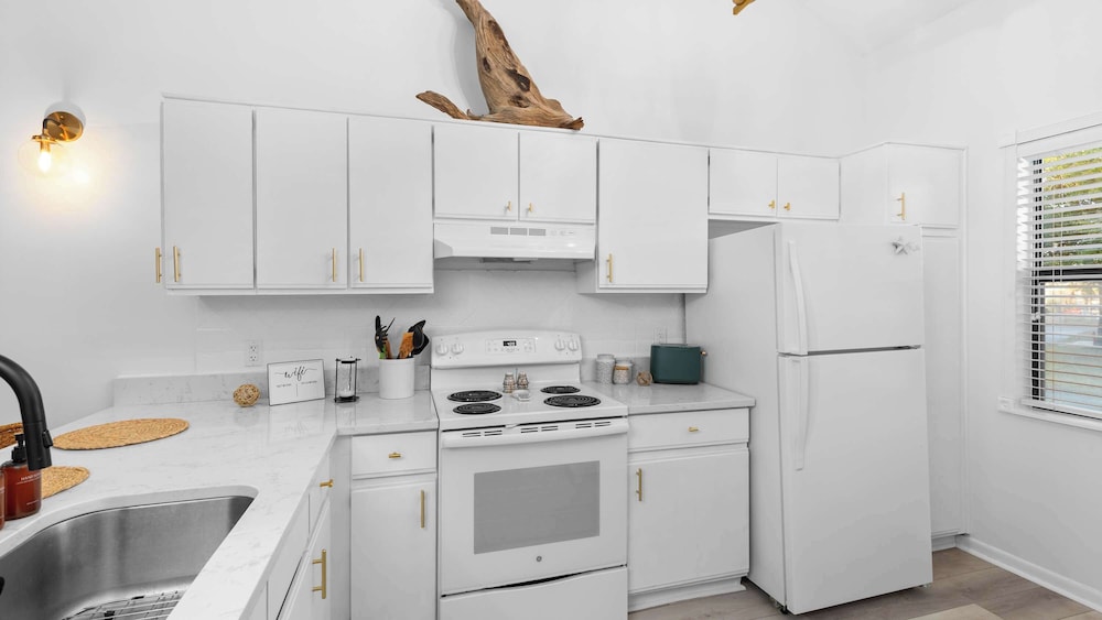 Spacious Family-friendly Retreat Beach Walkable
