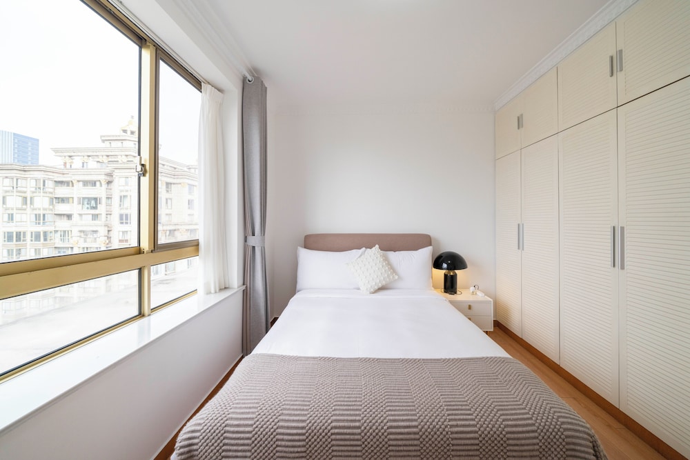 Tyms Gubei Elegant 3BR 2BA APT