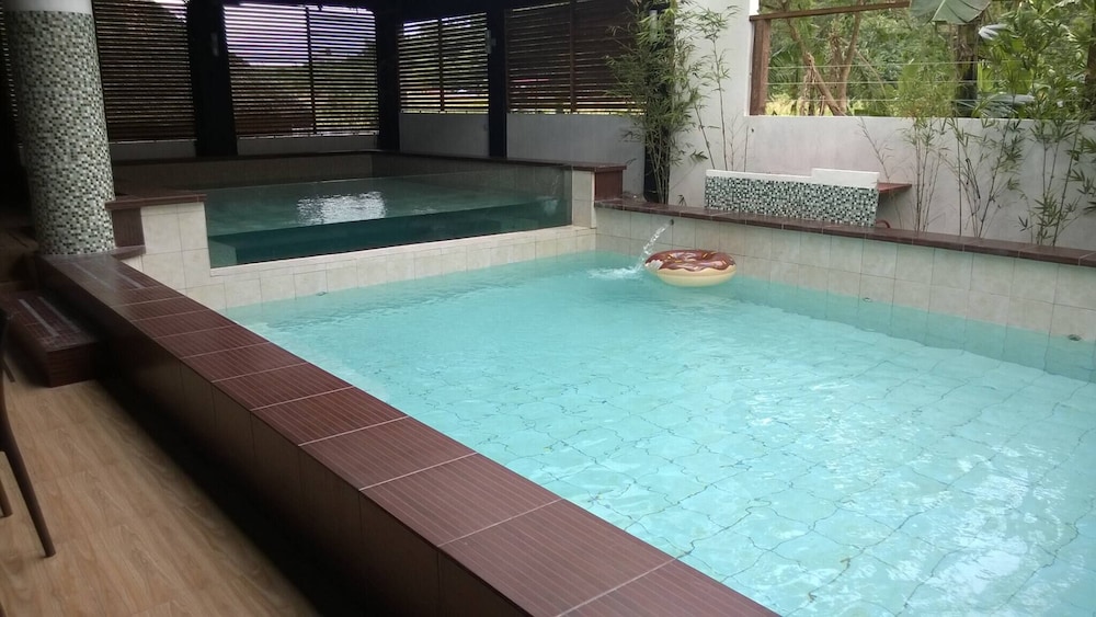 Sababa Springs Hot Spring