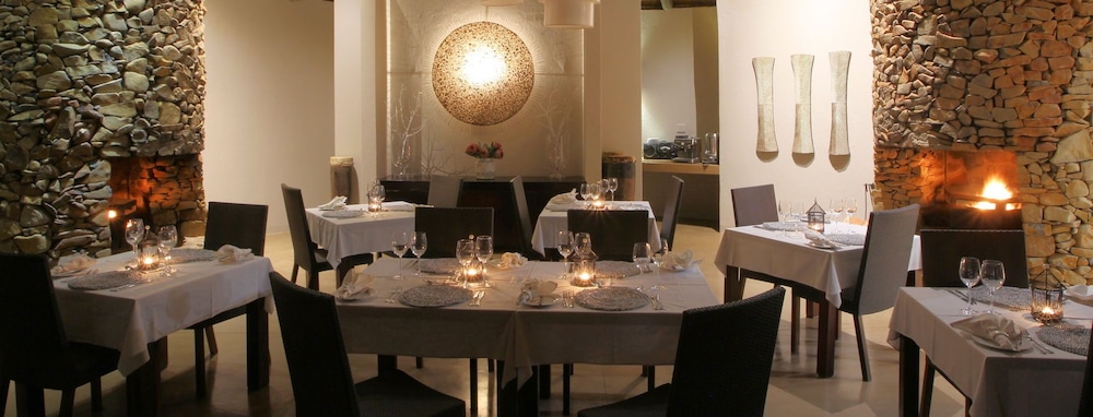 Nambiti Plains Private Game Lodge