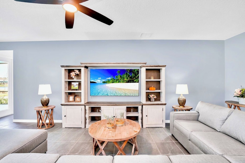 Upstay Luxury Resort Home w Private Pool & Hot Tub
