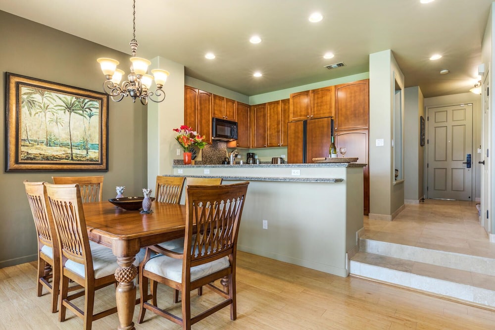 Beautifully Furnished - Hawaiian Villa - AC & Wifi! - Vrkcv