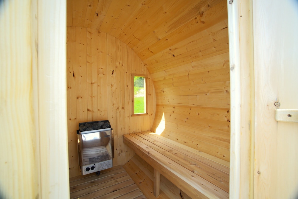 GLOBALSTAY Luxury Chalet Sharon HOT TUB