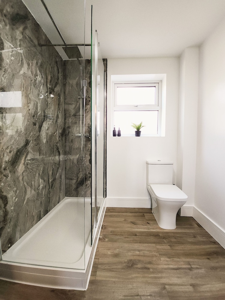 Port Eynon Suite - 1 Bed - Ocean Breeze view 5