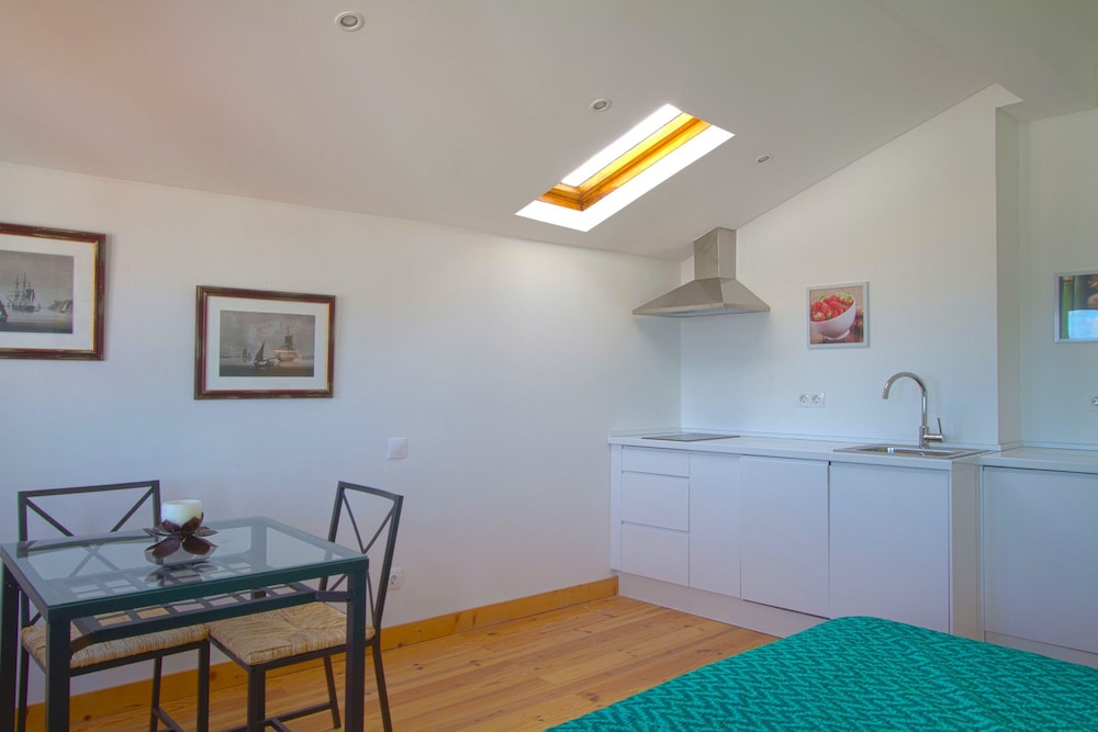 A new Studio Apartment With Amazing Views of the River Tagus