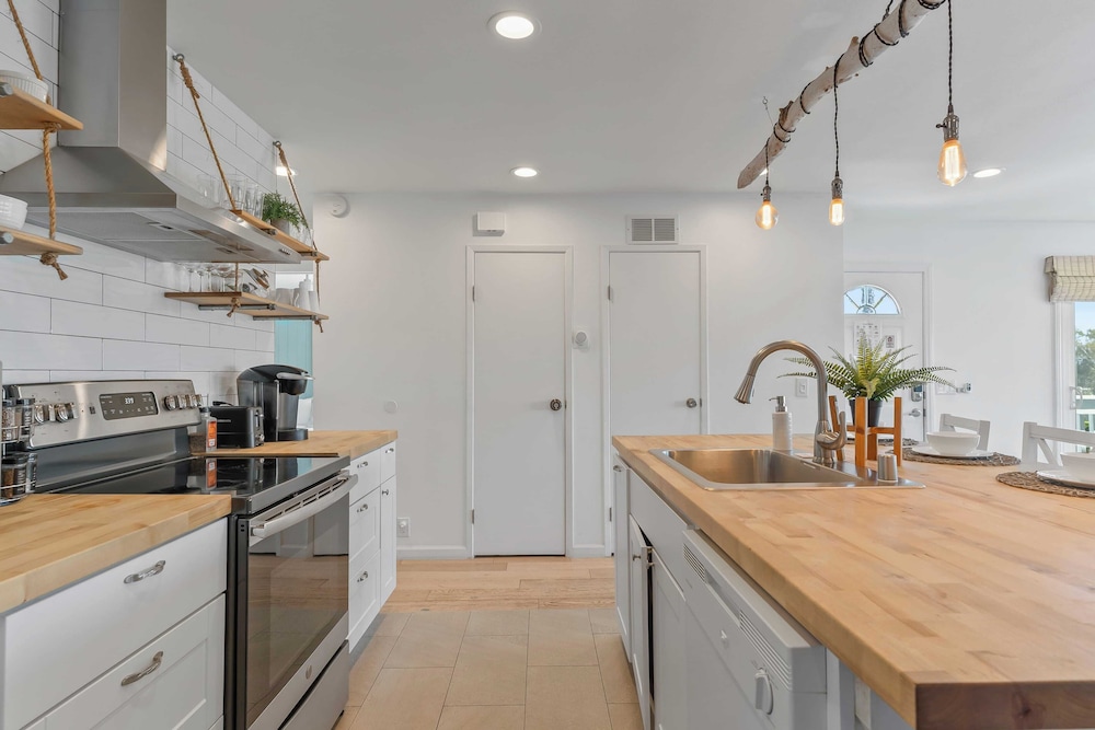 El Camino Surfhouse B by Avantstay Ocean Views & Deck, Near Trestles Beach
