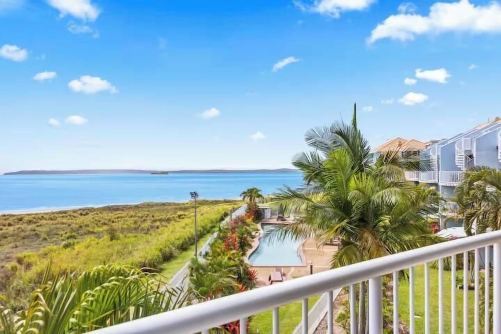 Wake to the Waves - Oceanfront Apartment