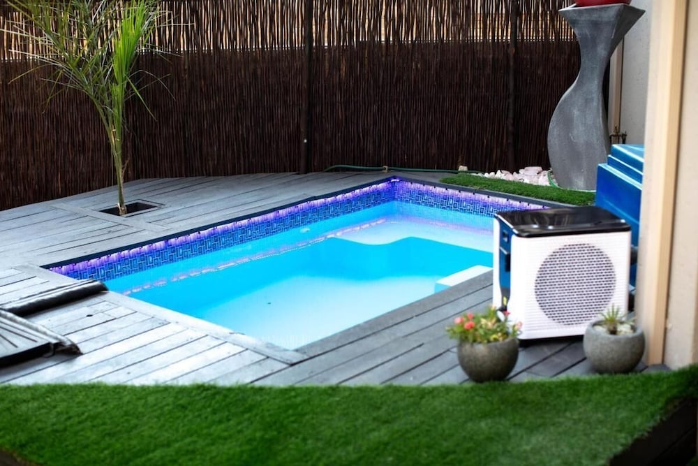 Luxurious Self-catering Apartment in Benoni With Private Entrance