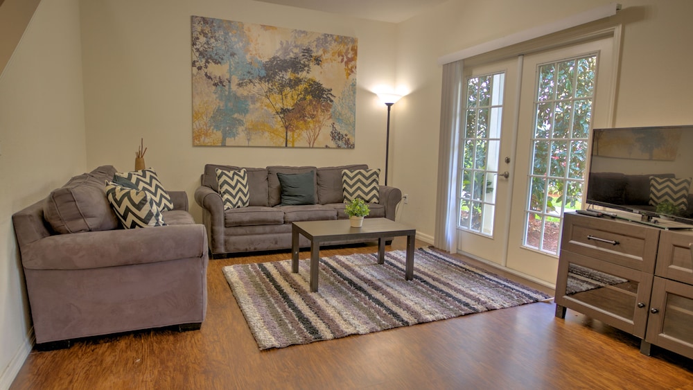 Lincoln Townhome at Lucaya Resort - Image 2