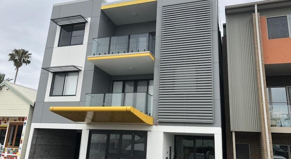 Hotel Quattro On Young - Image 1